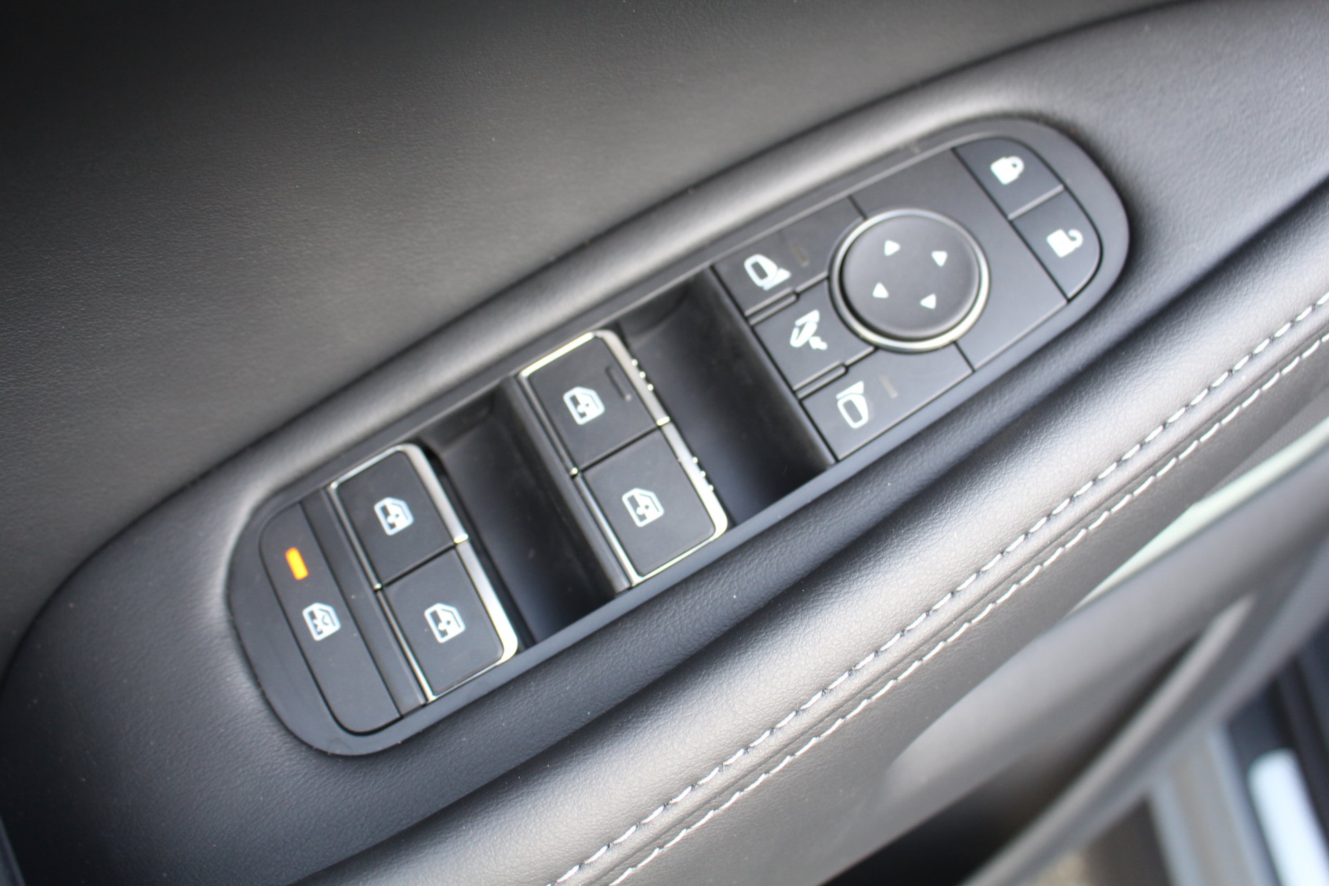 2026 Infiniti QX60 Luxe photo 11