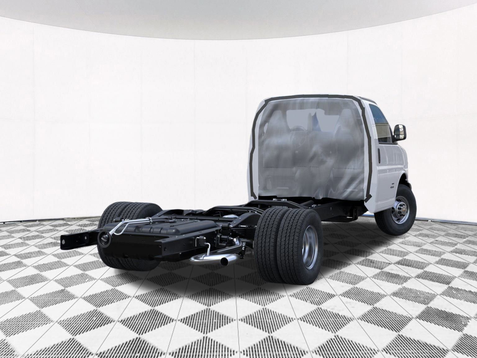 2025 Chevrolet Express 3500 Work Van Cutaway photo 4