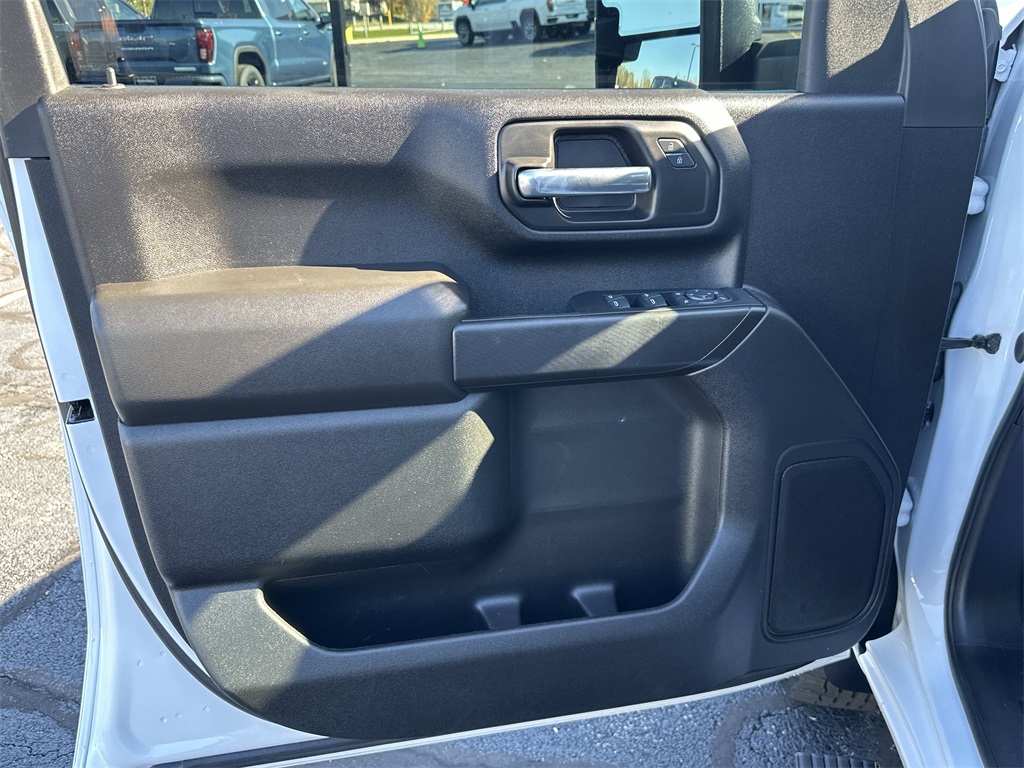 2024 CHEVROLET SILVERADO HD - Image 18