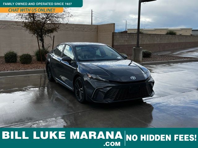 2025 Toyota Camry LE's photo