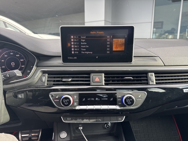 2018 Audi A4 2.0T Premium Plus photo 7