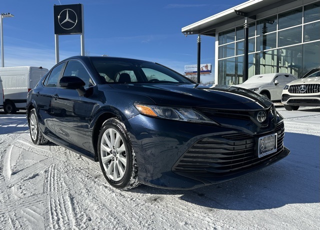 2018 Toyota Camry LE's photo