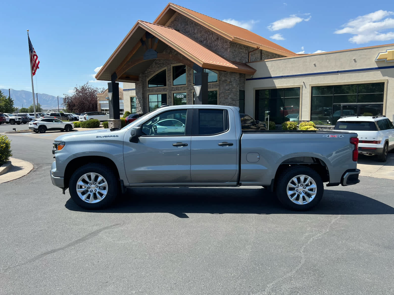 2026 Chevrolet Silverado 1500 Custom photo 2