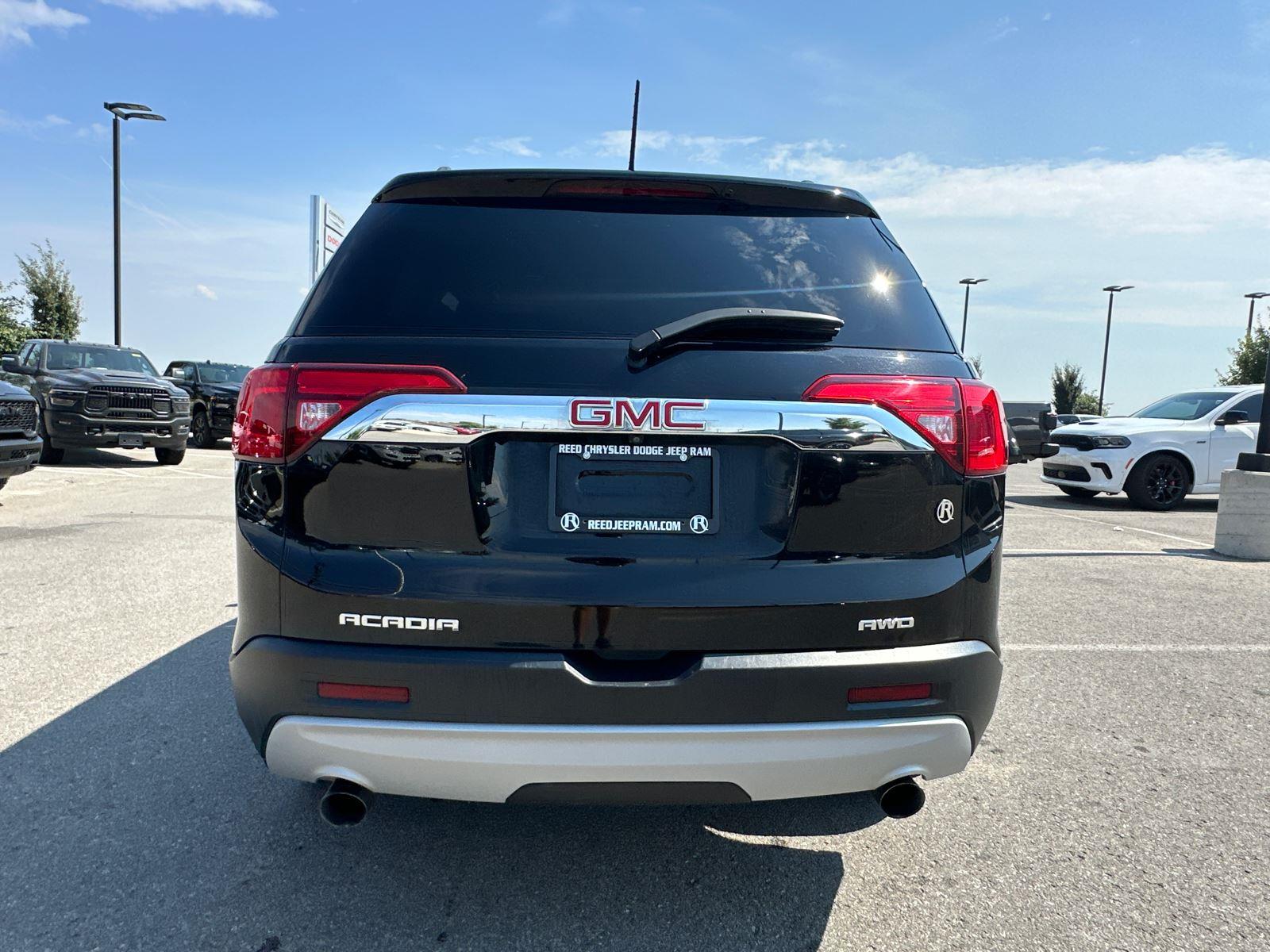 2019 Gmc Acadia SLE photo 3
