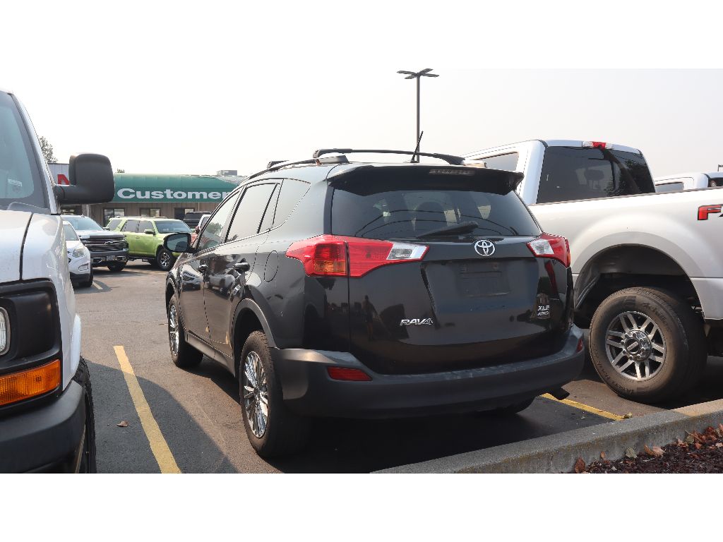 2014 Toyota RAV4 XLE photo 4