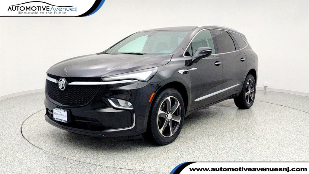 2022 Buick Enclave Essence's photo