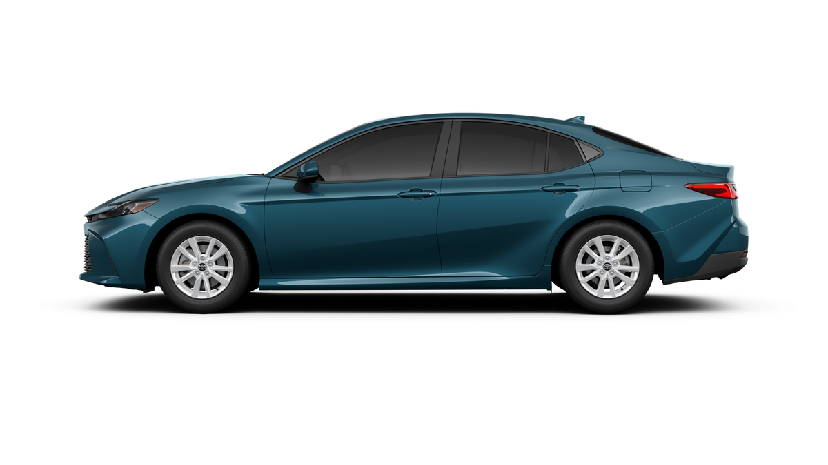 2025 Toyota Camry LE photo 4