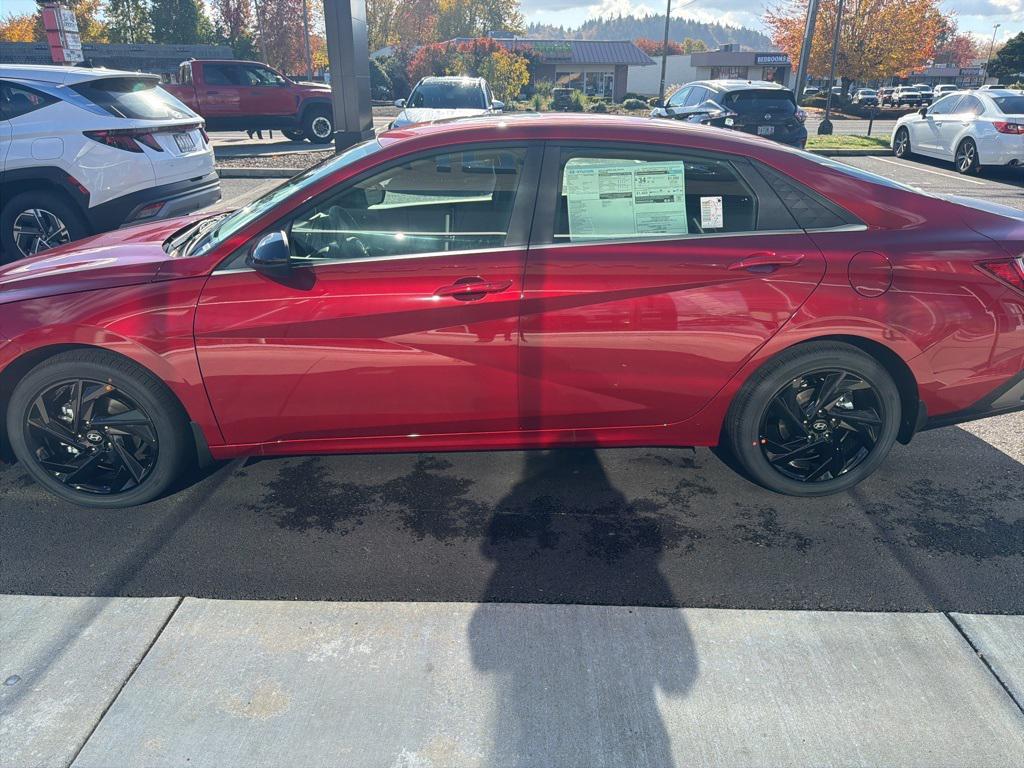 2026 Hyundai Elantra SEL Sport photo 2