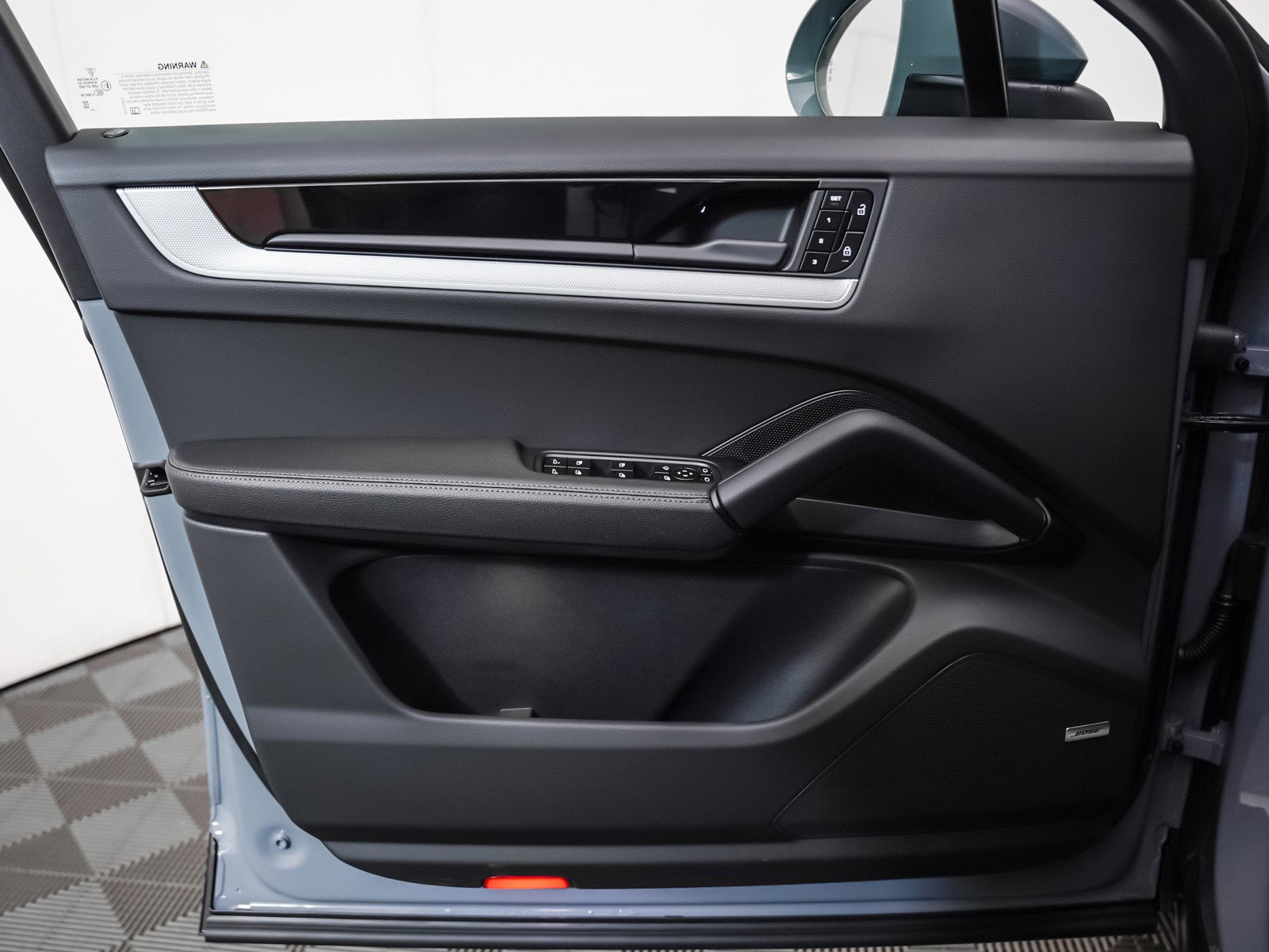2025 Porsche Cayenne Coupe photo 23
