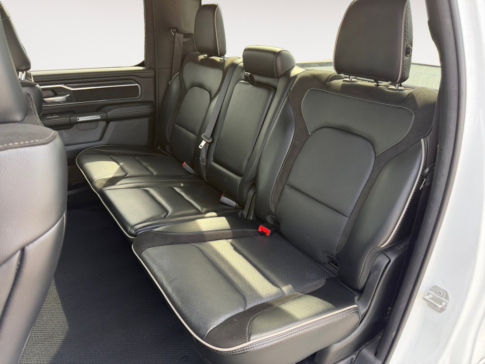 2024 Ram 1500 Laramie photo 21