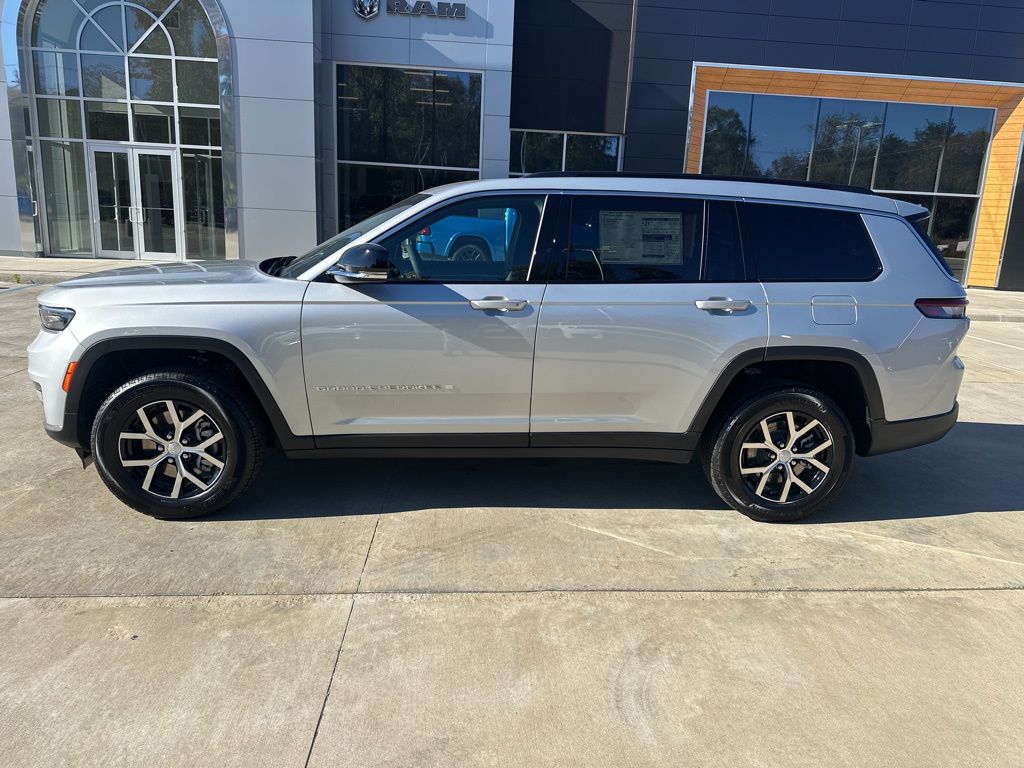 2025 Jeep Grand Cherokee Limited photo 4