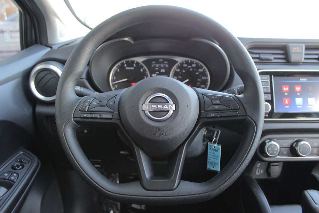2025 Nissan Versa 1.6 S photo 10