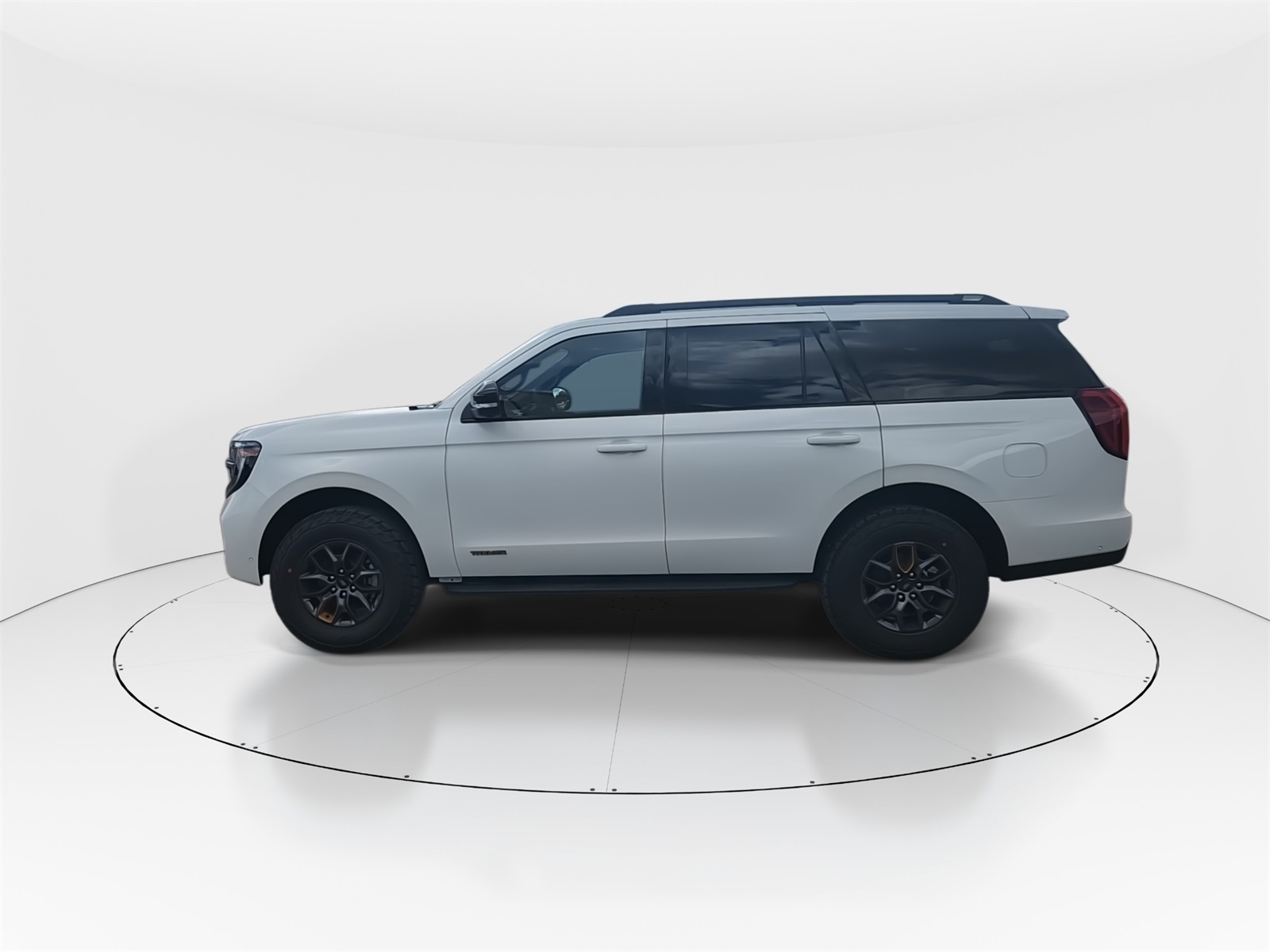 2025 Ford Expedition photo 2