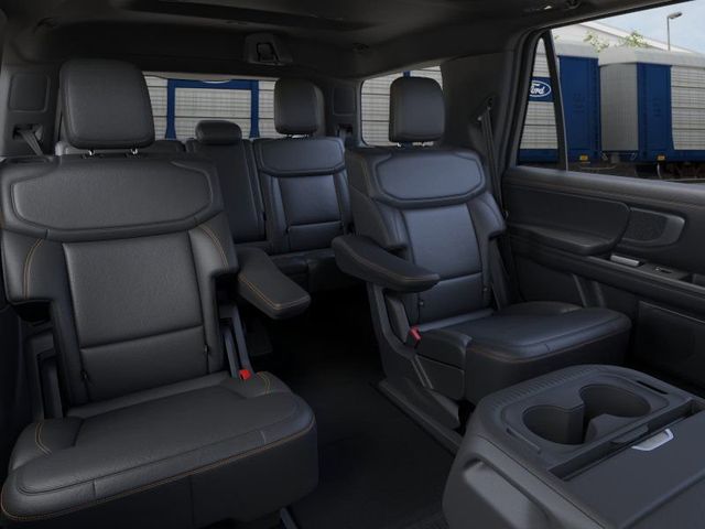 2025 Ford Expedition photo 11