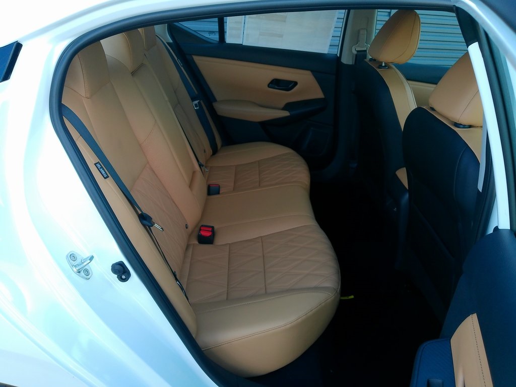 2025 Nissan Sentra SV photo 14