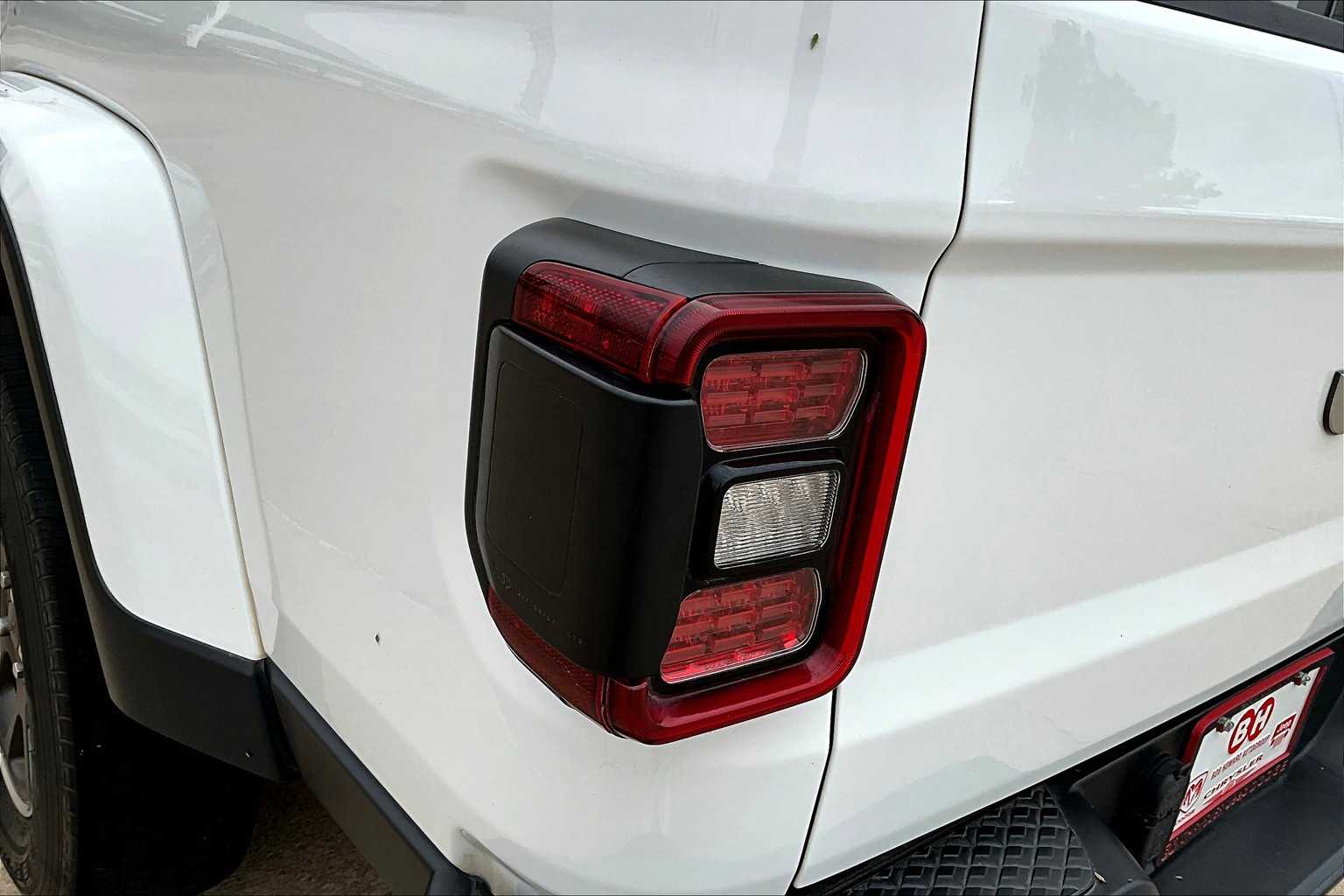 2021 Jeep Gladiator Overland photo 27