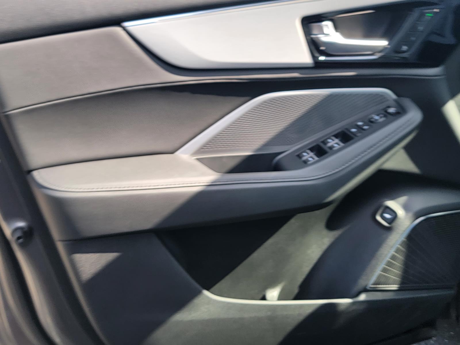2025 Acura MDX SH-AWD photo 7
