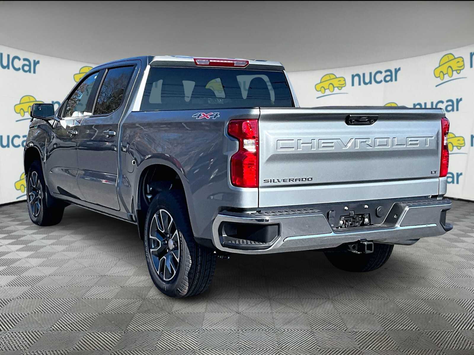 2025 Chevrolet Silverado 1500 LT photo 4