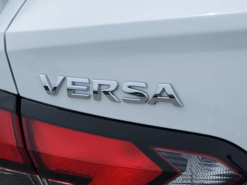 2025 Nissan Versa S photo 12