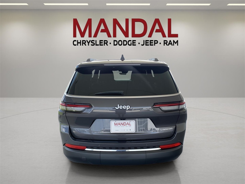 2025 Jeep Grand Cherokee Laredo X photo 3