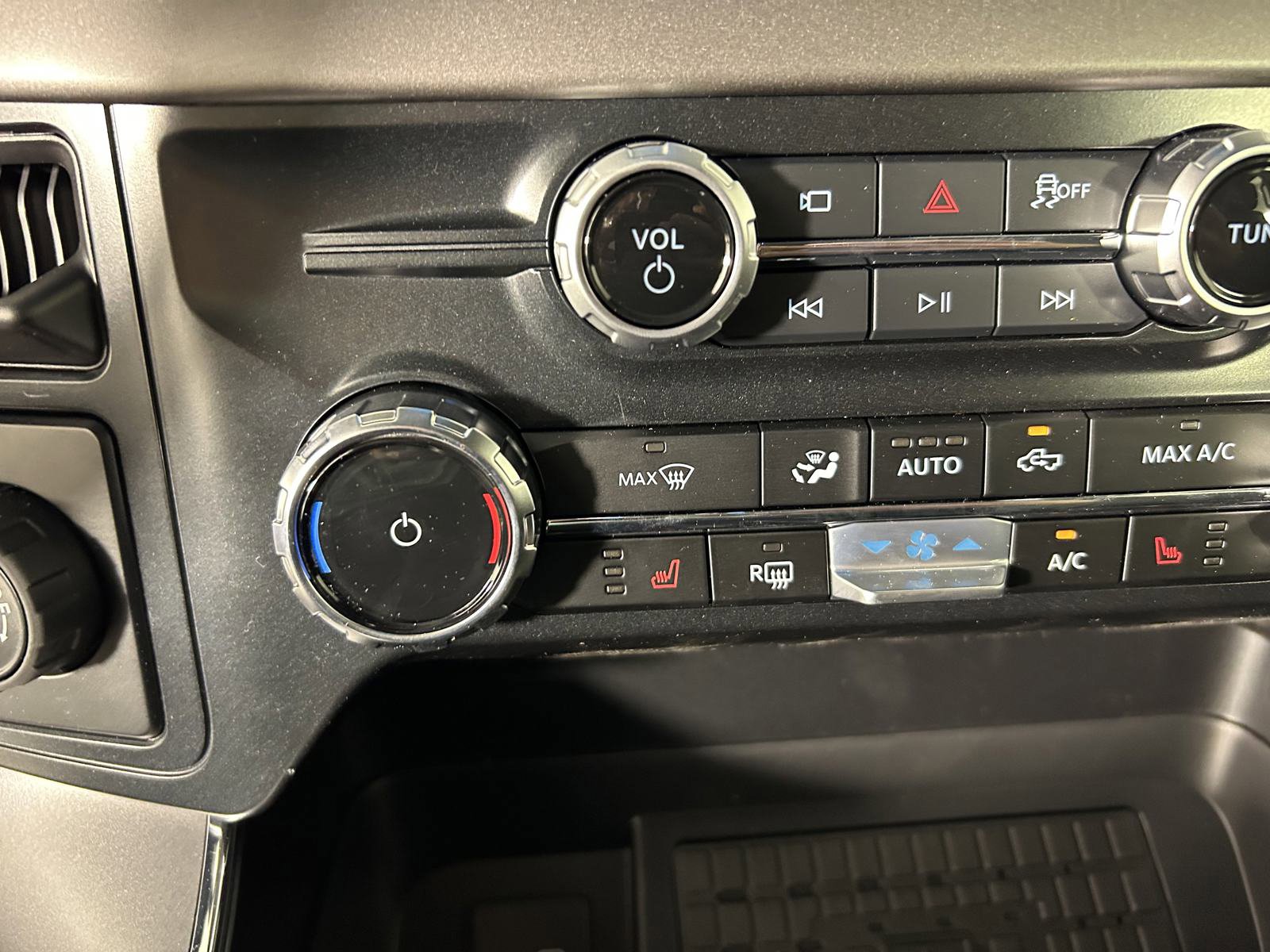 2025 Ford F-150 XLT photo 25