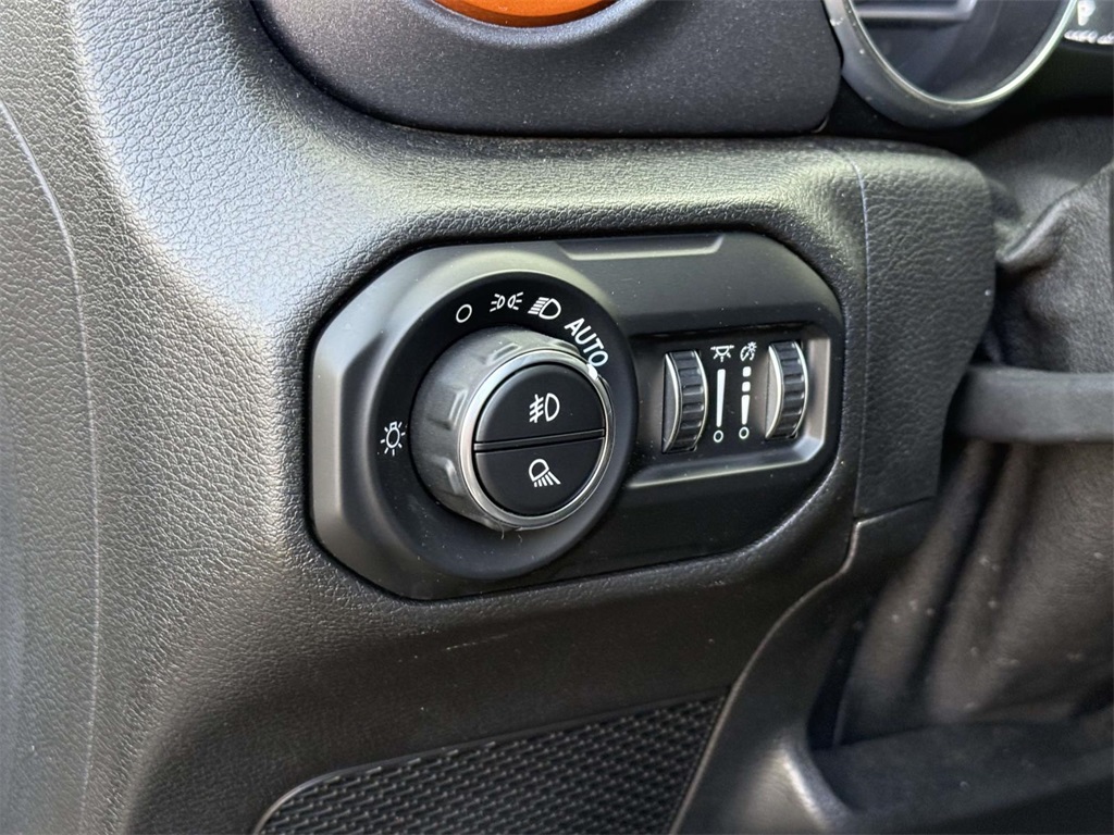 2021 Jeep Gladiator Mojave photo 26