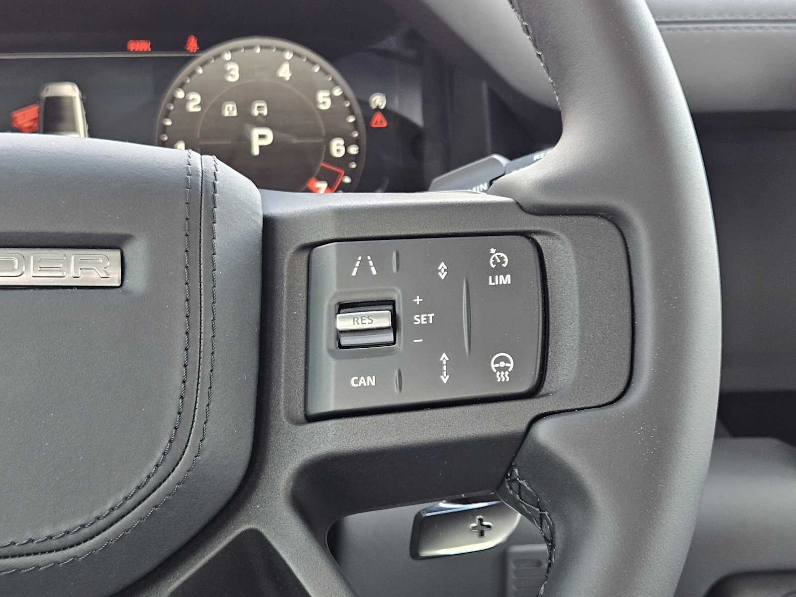 2025 Land Rover Defender 130 V8 photo 27