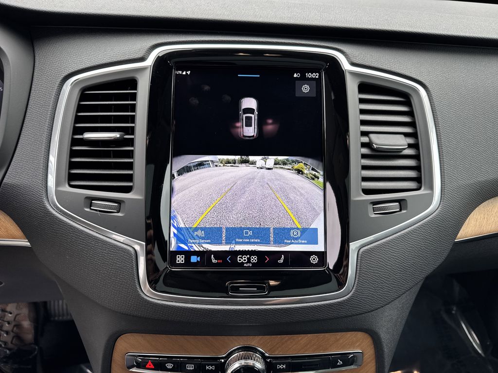 2025 Volvo XC90 Core photo 25