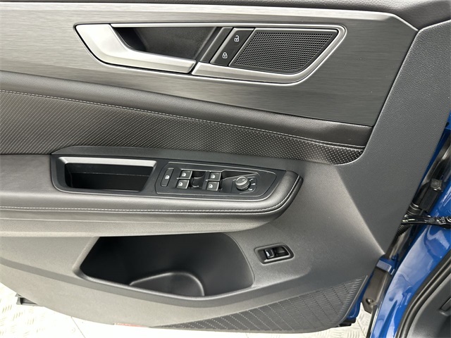 2025 Volkswagen Atlas Cross Sport SE Technology photo 5