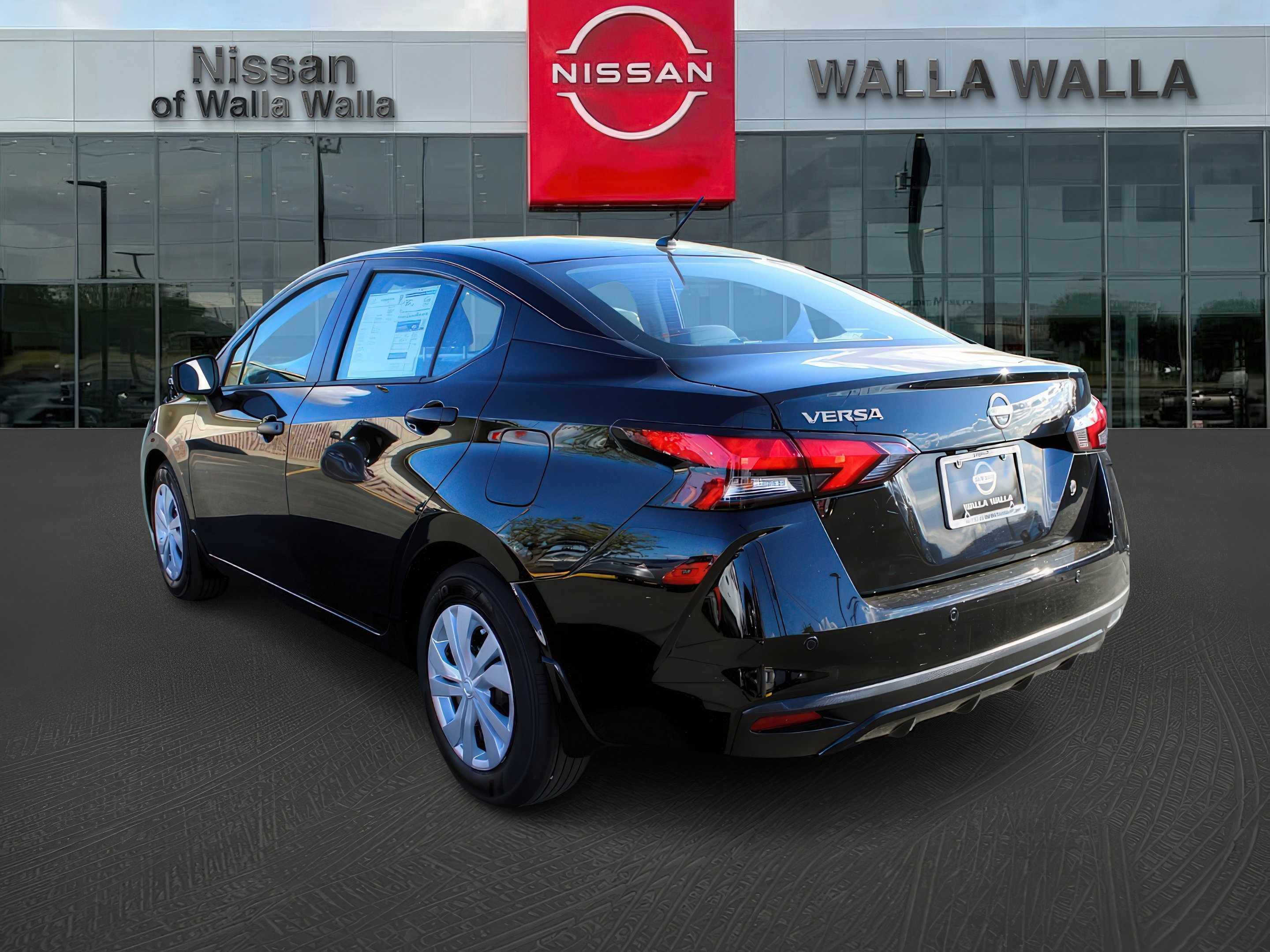 2025 Nissan Versa S photo 5