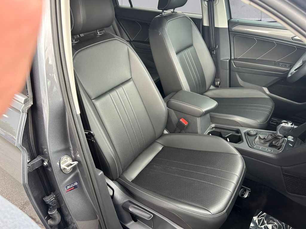 2024 Volkswagen Tiguan SE photo 14