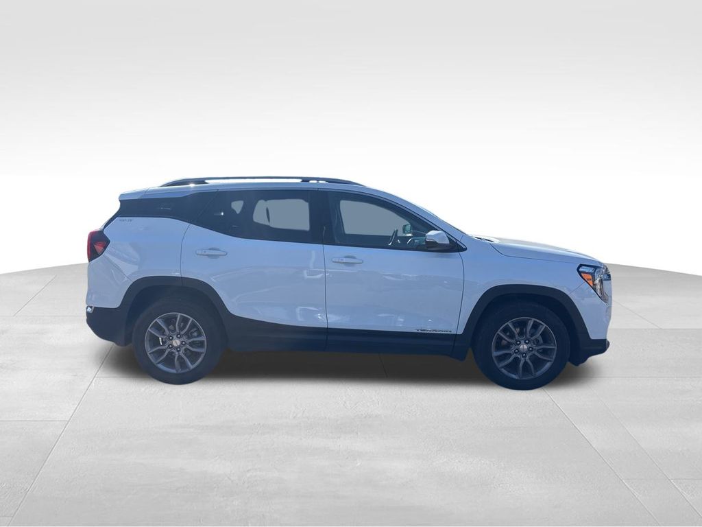 2023 Gmc Terrain SLT photo 2