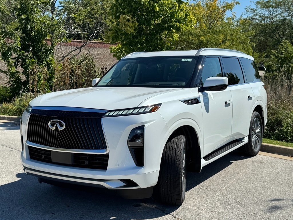 2026 Infiniti QX80 Luxe photo 3