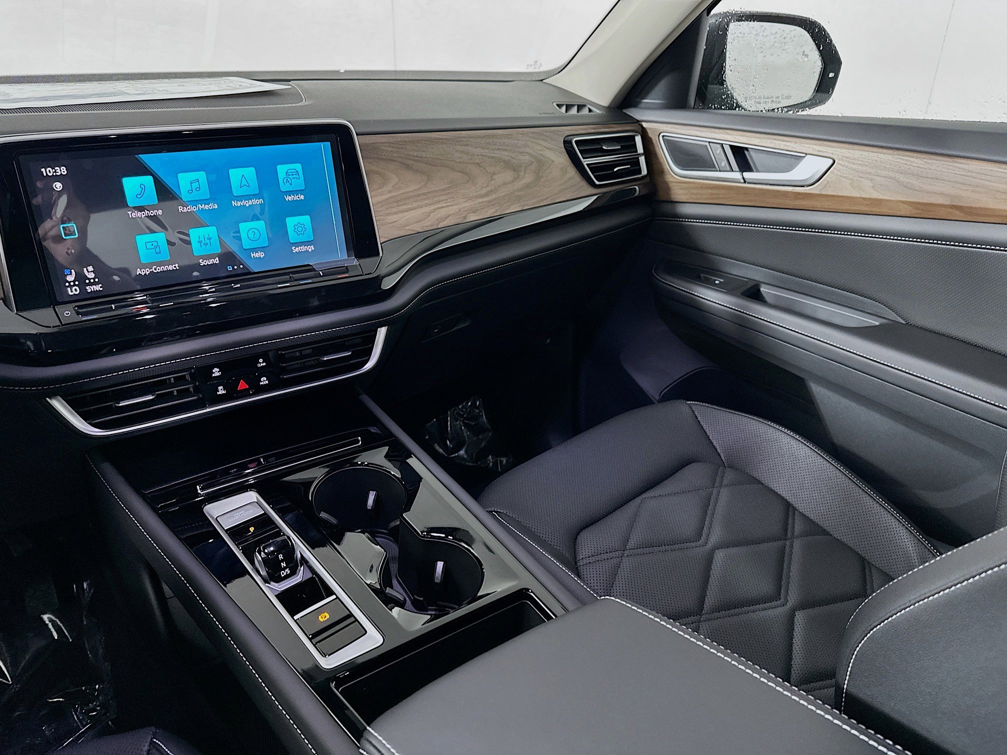 2025 Volkswagen Atlas SE Technology photo 21