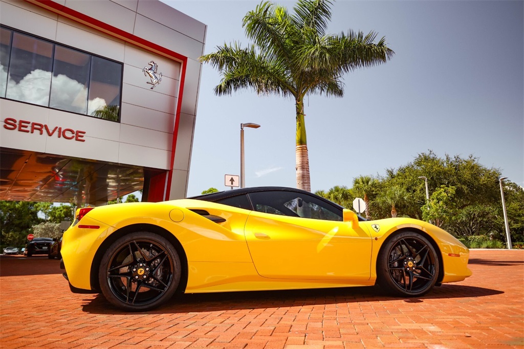 2016 Ferrari 488 GTB photo 23