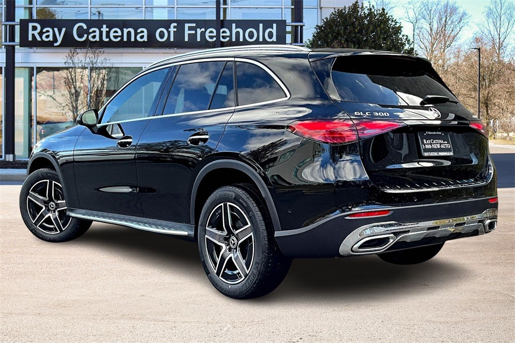 2026 Mercedes Benz GLC 300 4MATIC photo 3