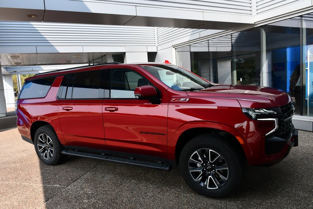 2023 Chevrolet Suburban Z71 photo 9