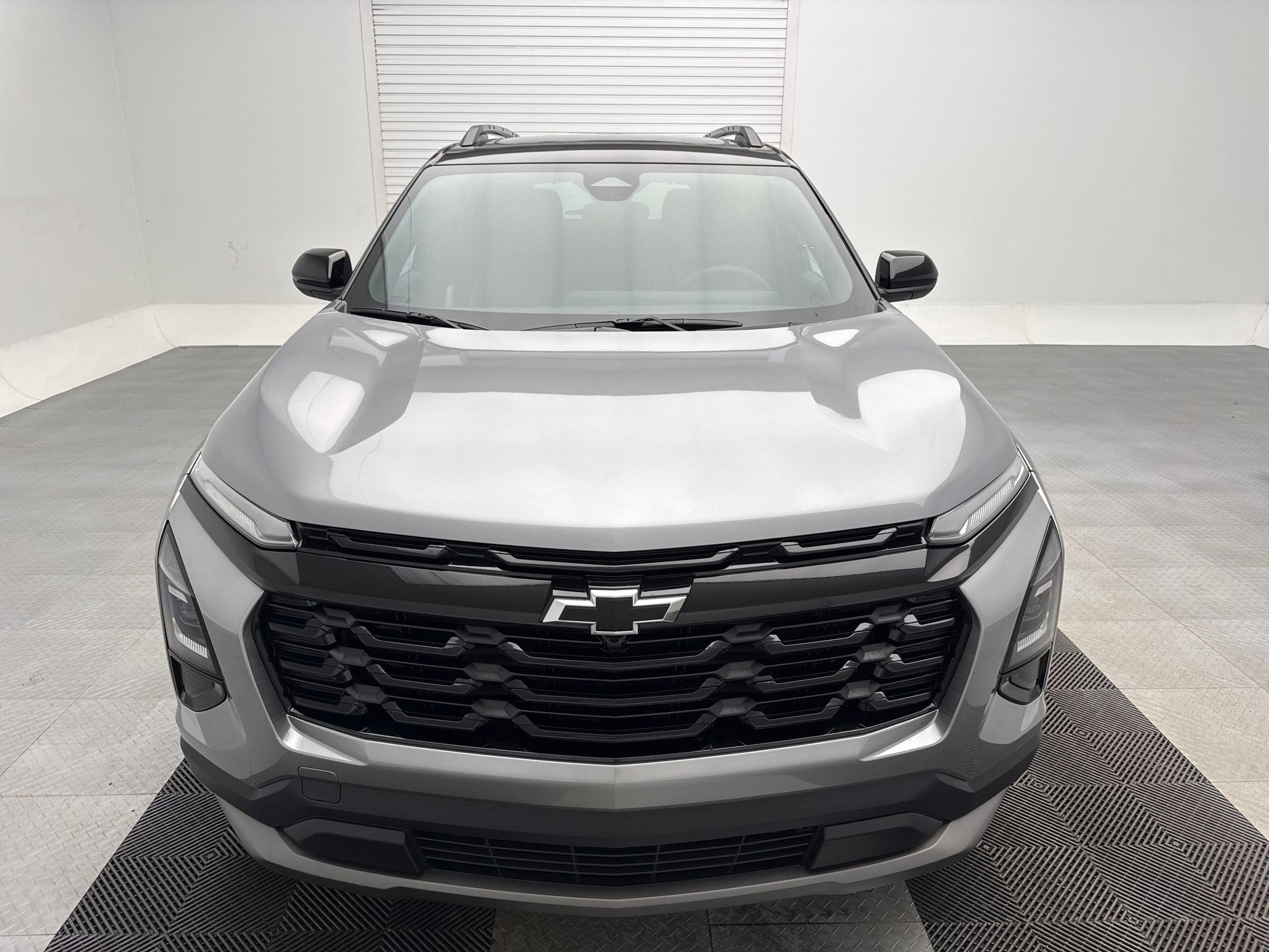 2026 Chevrolet Equinox LT photo 2