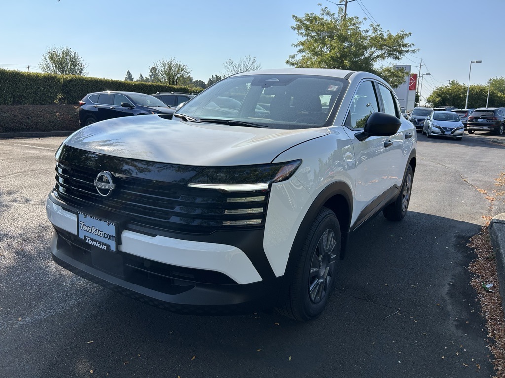2025 Nissan Kicks S photo 3