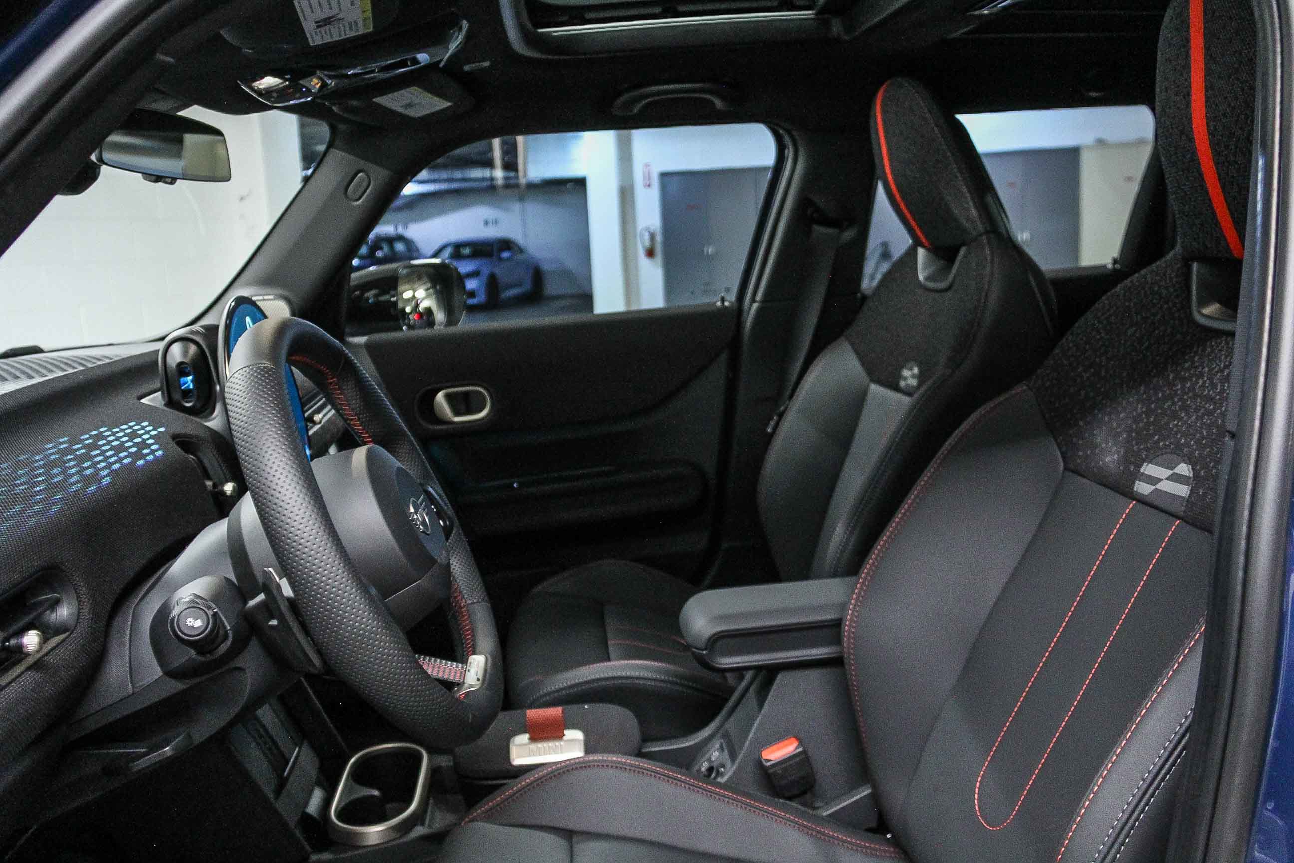 2026 Mini Cooper Hardtop S 4 Door Iconic photo 18