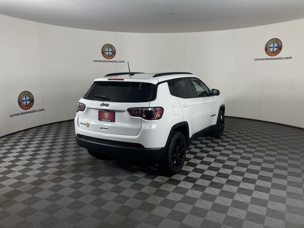 2025 Jeep Compass Latitude photo 4