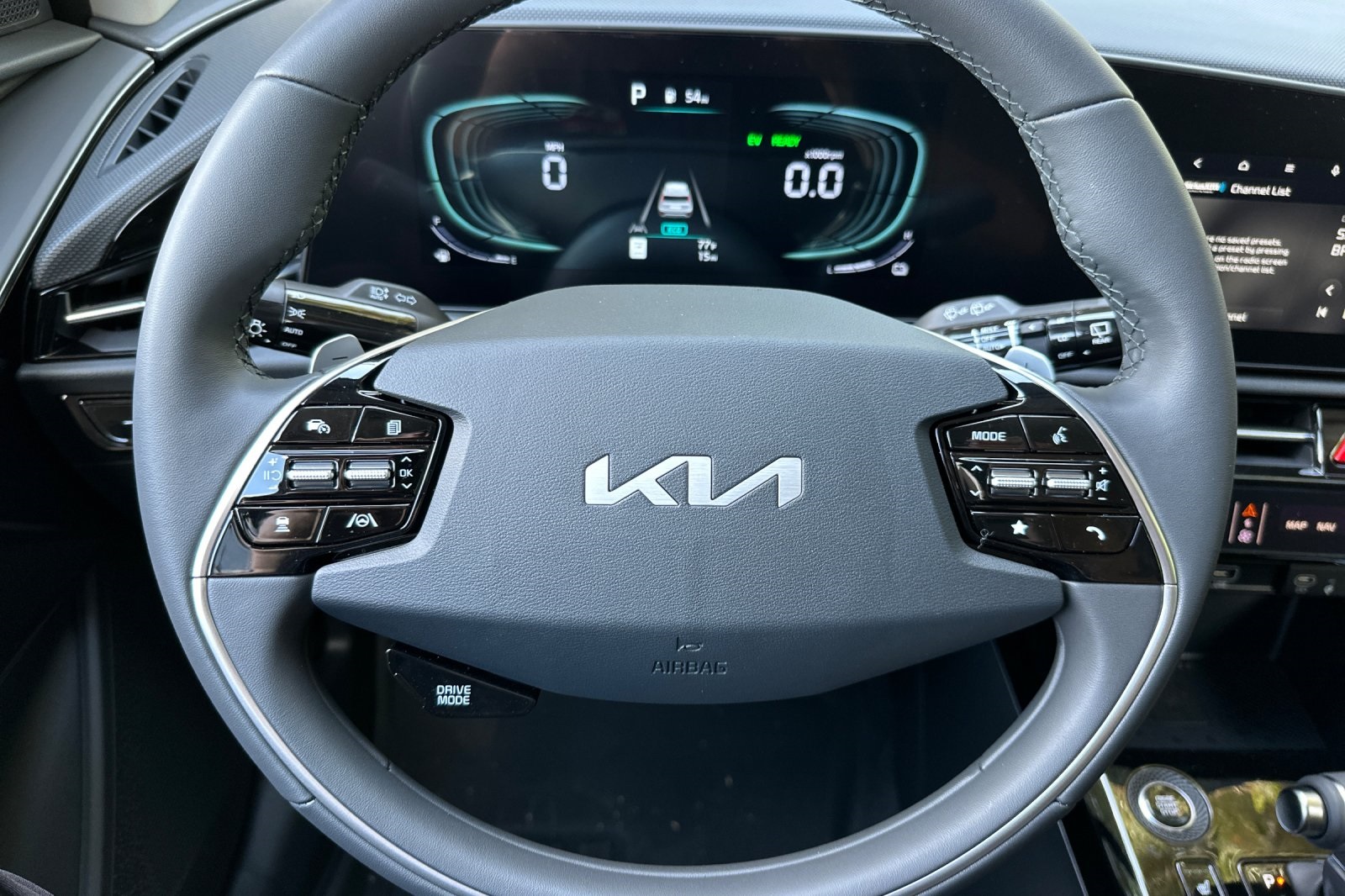 2025 Kia Niro EX Touring photo 18