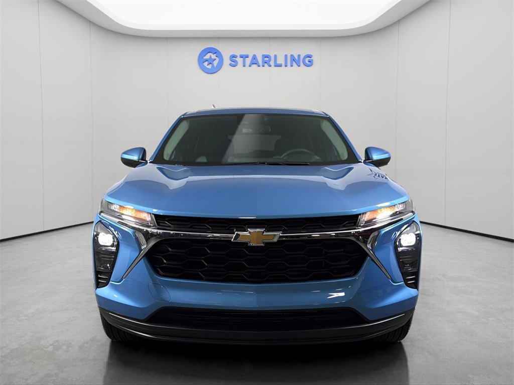 2025 Chevrolet Trax LS photo 13