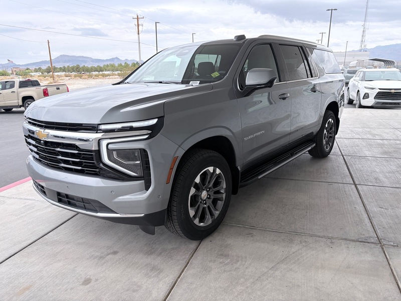 2025 Chevrolet Suburban LS photo 6