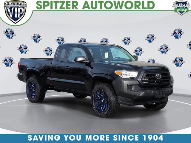 2020 Toyota Tacoma SR's photo