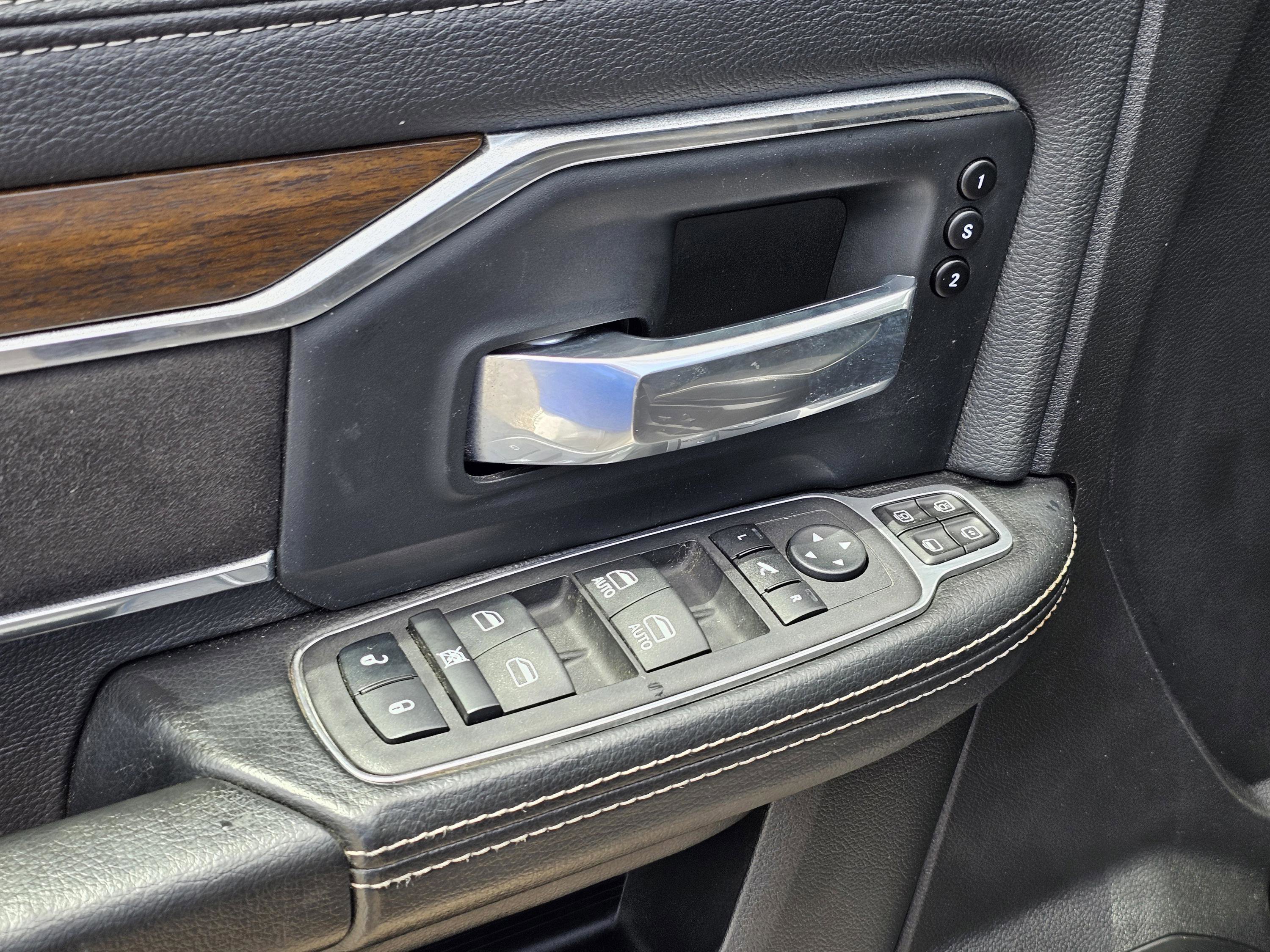2024 Ram 2500 Laramie photo 14