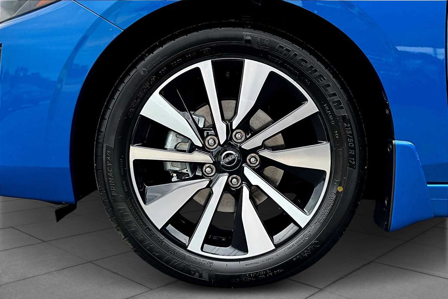 2025 Nissan Sentra SV photo 11