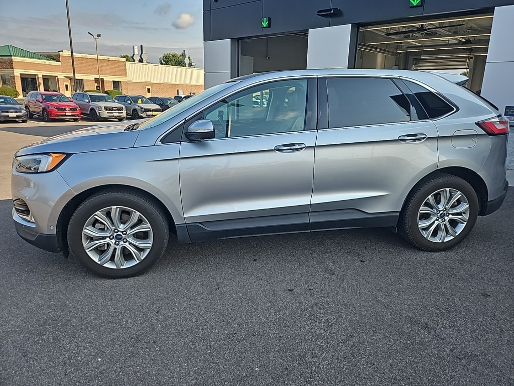 2022 Ford Edge Titanium photo 10