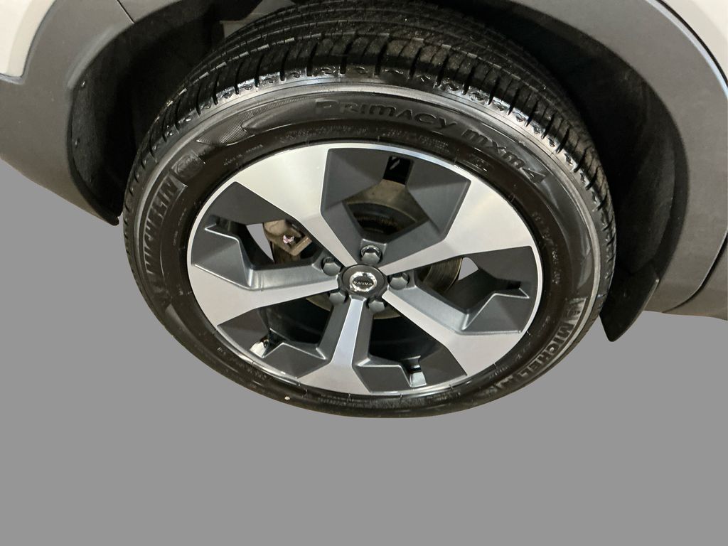 2023 Volvo XC40 Plus photo 15