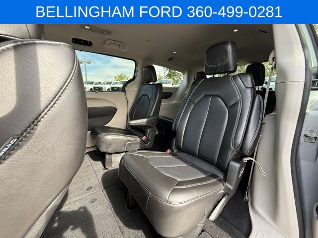 2024 Chrysler Pacifica Touring L photo 31